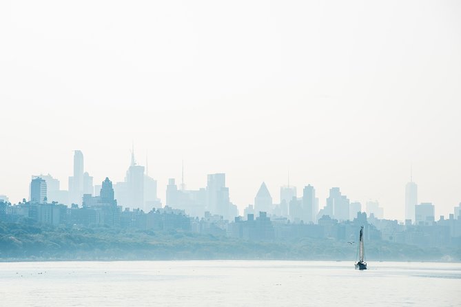 New York Fall Foliage Sail up the Hudson River - Hot cocoa, blankets, and your picnic lunch