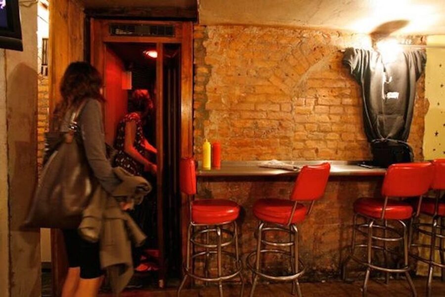 New York: Guided Walking Tour to Hidden Speakeasies - Stop one: finding your way from Tompkins Square Park