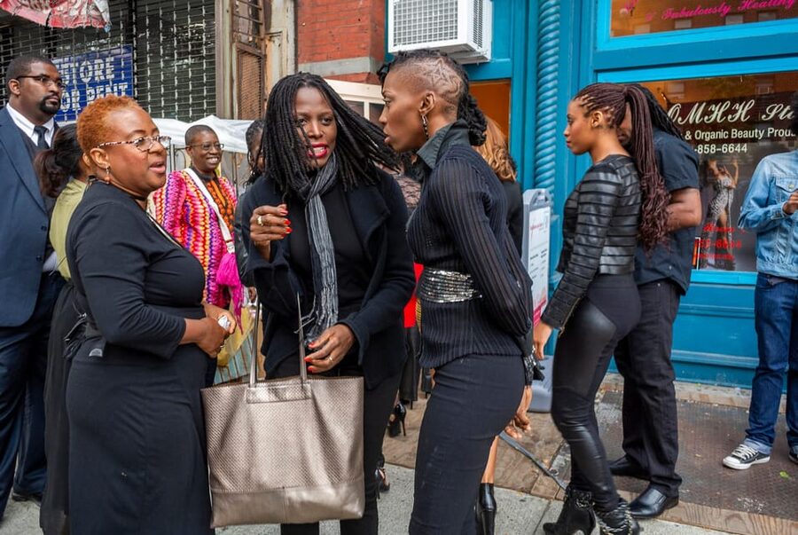NEW YORK HARLEM GOSPEL WALKING - Riding the subway from Times Square to uptown Manhattan
