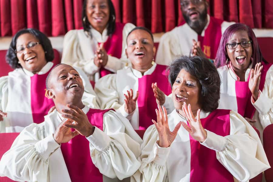 New York: Harlem Tour and Sunday Gospel Mass - Walking through Harlem’s streets and public art