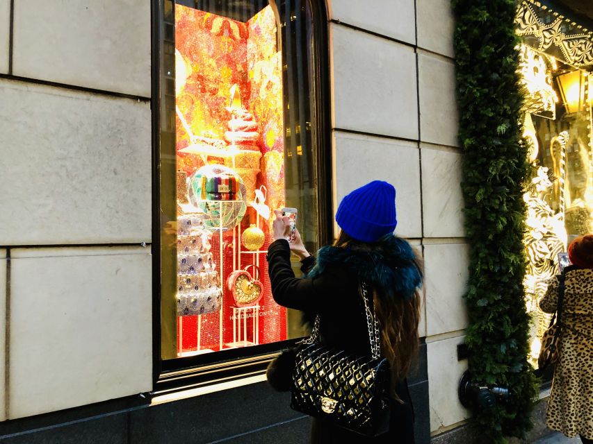 New York Holiday Lights and Movie Sites Bus Tour - Rockefeller Center and the Home Alone moment