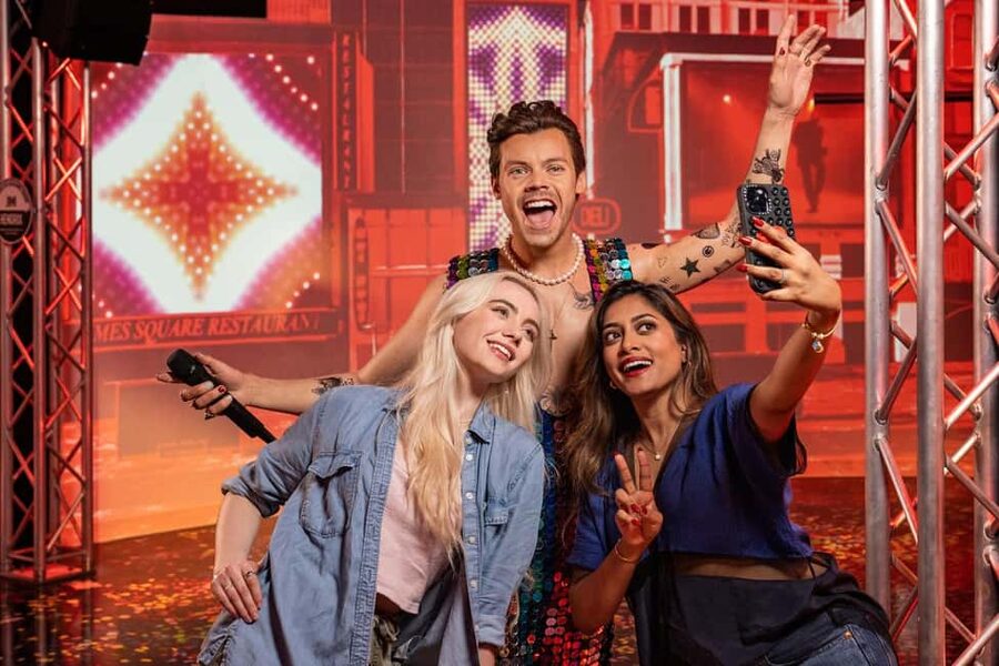 New York: Madame Tussauds and Big Bus Hop-on Hop-off Tour - Broadway, Marvel, and the Glow Gala runway