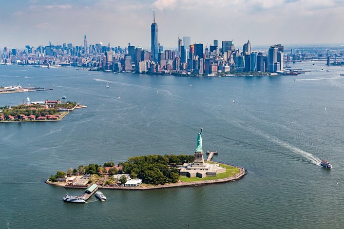 New York Manhattan Scenic Helicopter Tour - Governor’s Island and the harbor opening