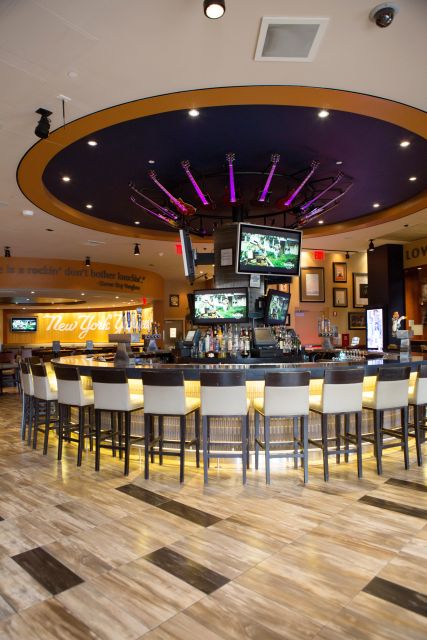 New York: Meal at Hard Rock Cafe Yankee Stadium - Why This Yankee Stadium Meal Works