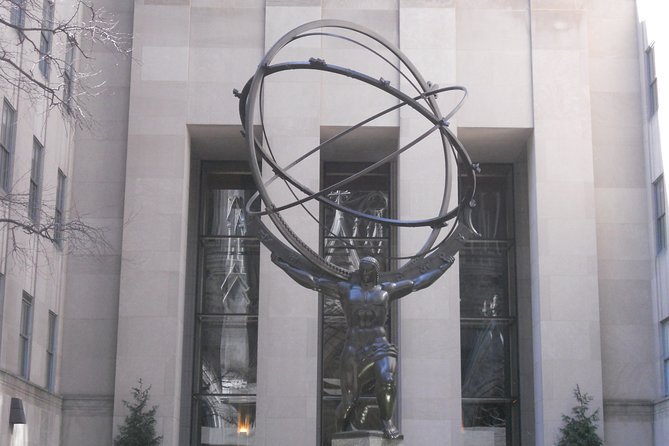 New York Midtown Scavenger Hunt Adventure - St. Patrick’s Cathedral adds a quieter pause