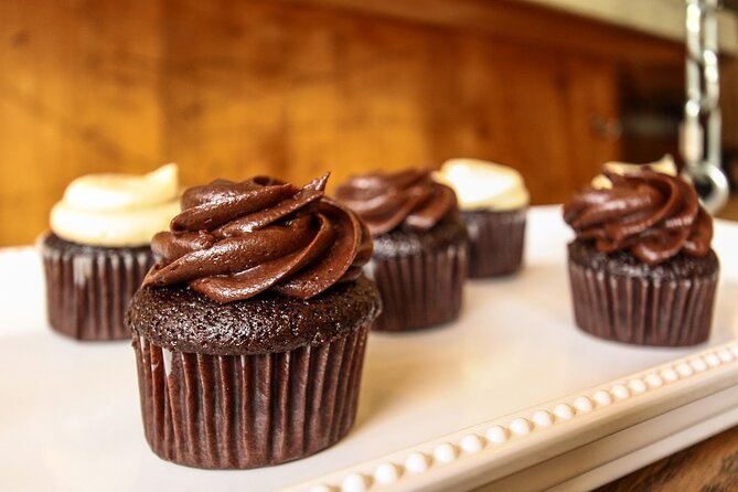 New York Private Food Tour with 6+ Tastings in Greenwich Village - The streets add more than scenery