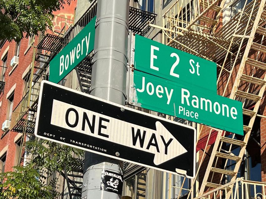 New York: Rock and Roll History and Culture Walking Tour - Key points for music fans