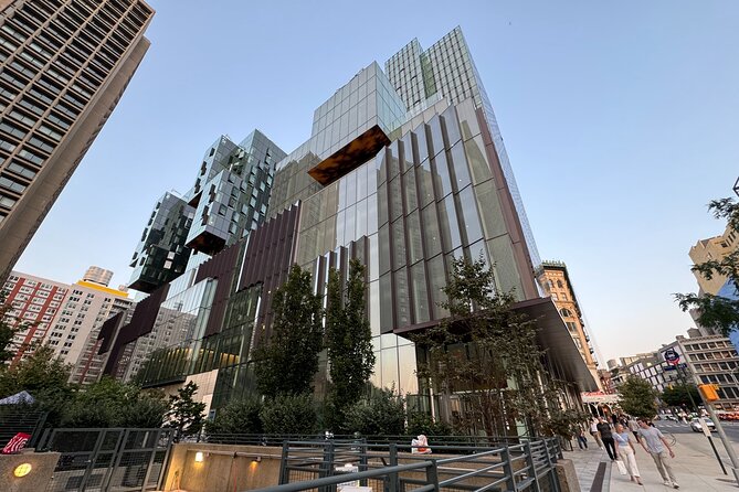 New York Soho and the Village Art and Architecture Tour - Bobst Library and Washington Square Park