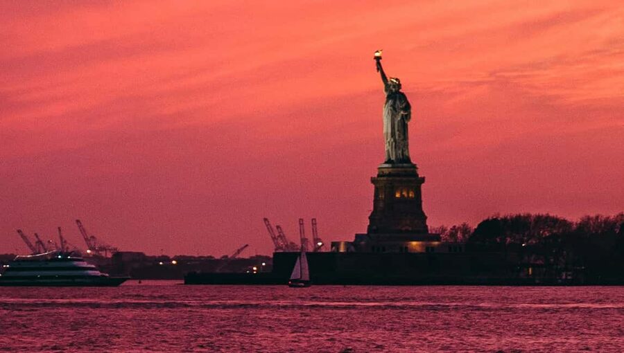 New York: Sunset Cruise with Statue of Liberty Views - Choosing the right deck for photos and comfort