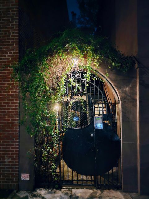 New York: The secret Greenwich Village with a local - Secret gardens, private streets, and old Village corners