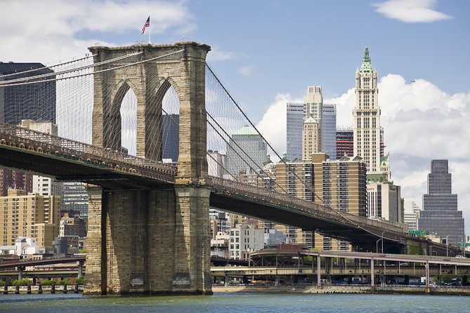 New York Tour by Subway and Bus with Private Guide - A practical New York introduction by subway and bus