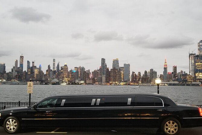Newark (EWR) Airport Stretch Limo Service To NYC - The Manhattan limousine portion