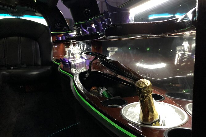 Newark (EWR) Airport Stretch Limo Service To NYC - Who should book this EWR limo service