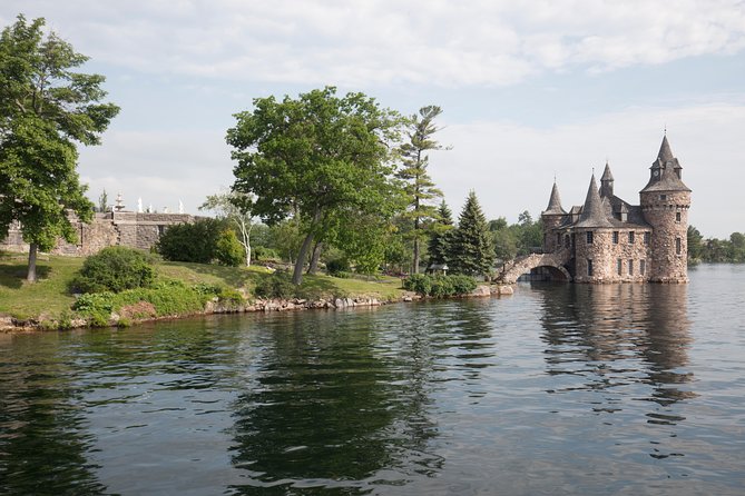 Niagara Falls, Toronto and 1000 Islands, 3 Day Tour from NYC - Toronto in three hours