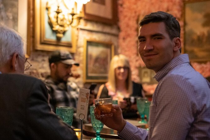 Night Out Tour: Gangsters, Heroes and Bright Lights of NYC - A social format that works for solo visitors