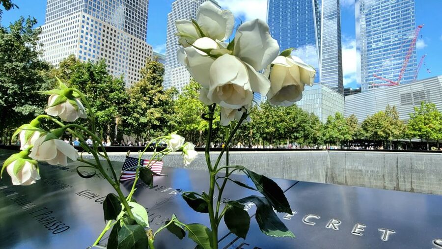 NYC: 9/11 Memorial and Financial District Walking Tour - The Charging Bull and the meaning of Wall Street