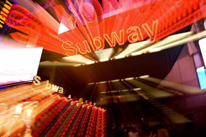 NYC After-Dark Photography Tour - What the photographer guide adds