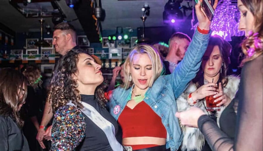 NYC Bar Tour: Gangsters, Heroes + Bright Lights of Broadway - Rooftop views and hidden entrances
