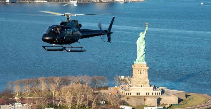 NYC: Big Apple Helicopter Tour - The first view: Statue of Liberty and New York Harbor