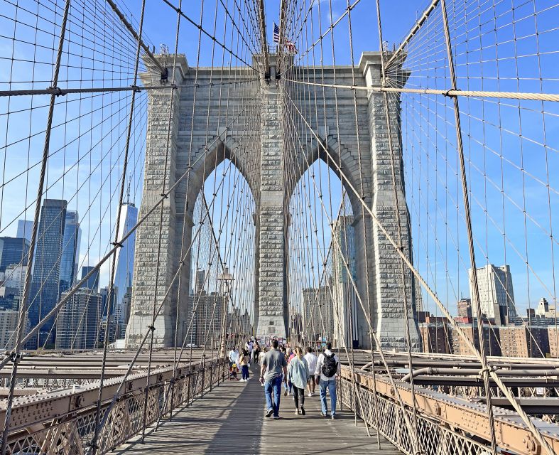 NYC: Brooklyn Bridge and Dumbo Guided Walking Tour - Practical tips for a better crossing