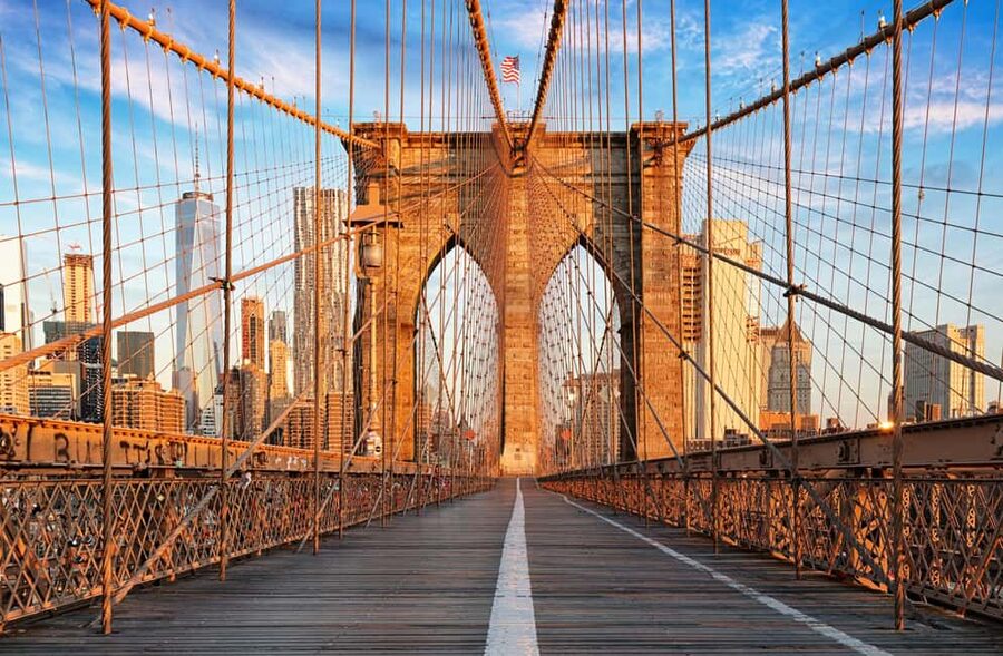 NYC: Brooklyn Bridge, DUMBO, and Skyline Small Group Tour - The guides make the difference