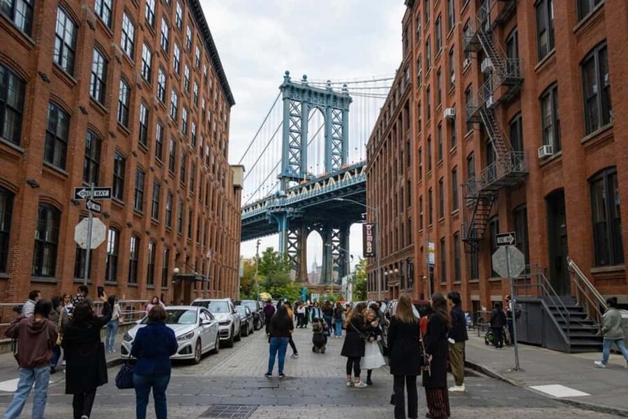 NYC: Brooklyn & DUMBO Bus and Walking Tour with Local Guide - Guides who make the ride worth taking