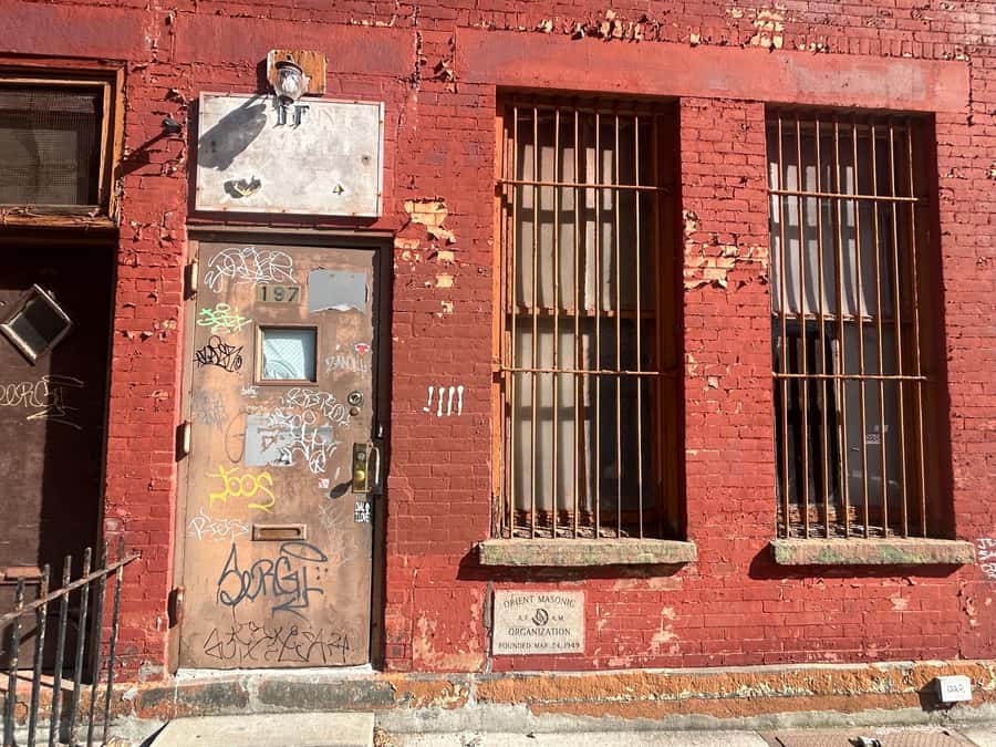 NYC, Brooklyn: Notorious Biggie Smalls Themed Walking Tour - A basketball court linked to Biggie