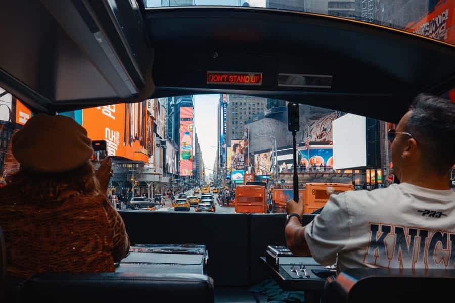 NYC Bustronome Lunch Tour - The 90-minute route through famous NYC sights