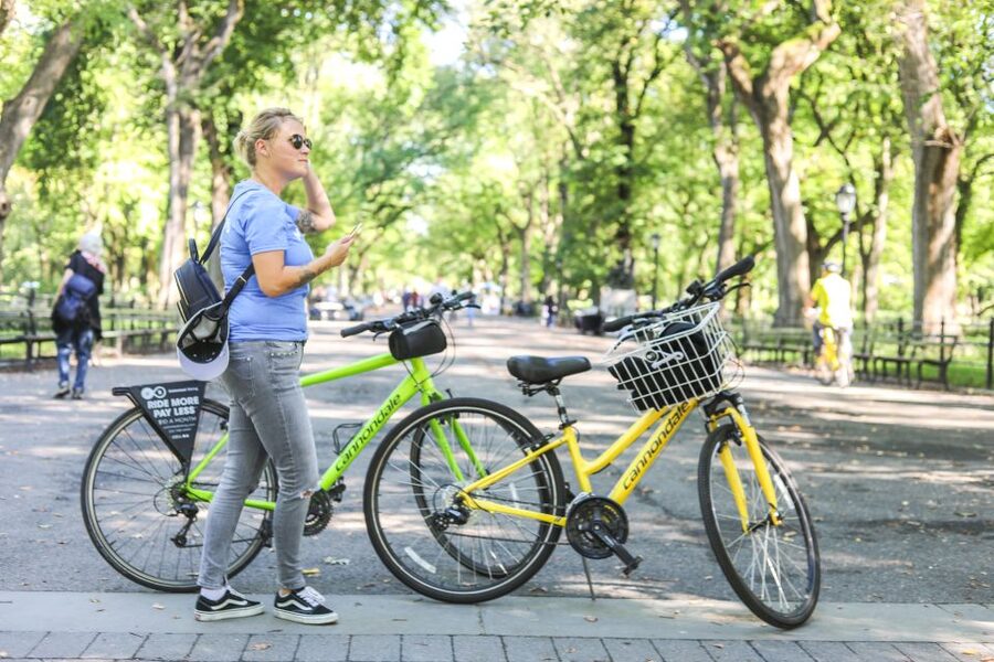 NYC: Central Park Bike Rentals - Picking up your bike on West 56th Street