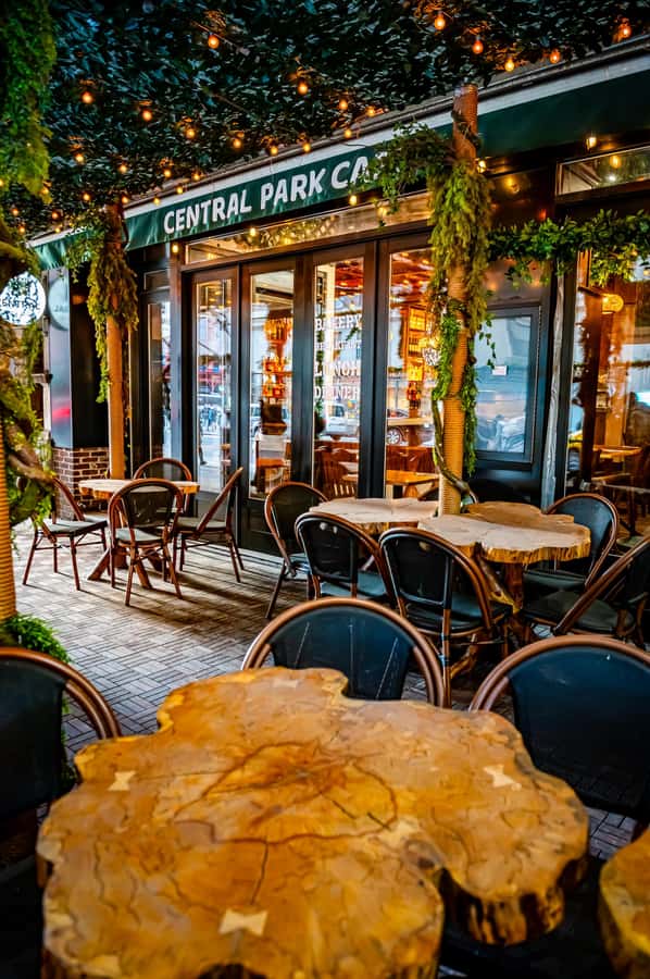 NYC: Central Park Cafe Scenic Lunch & Dinner Experience - Four main dishes, four different kinds of meal