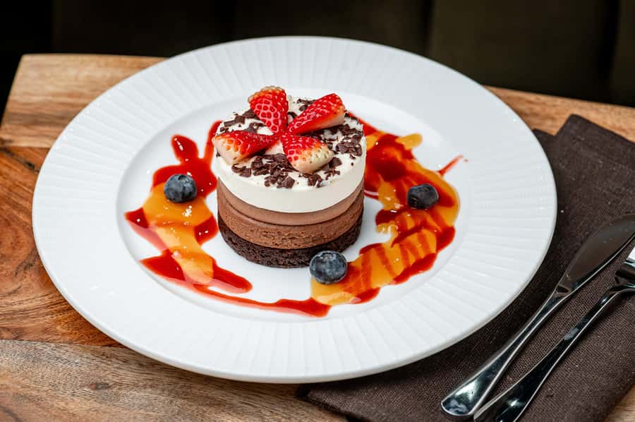 NYC: Central Park Cafe Scenic Lunch & Dinner Experience - Dessert gives the meal a sweet finish