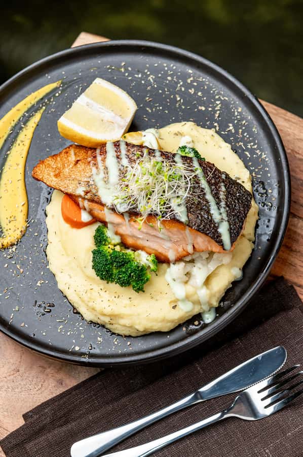 NYC: Central Park Cafe Scenic Lunch & Dinner Experience - Should you book Central Park Cafe?