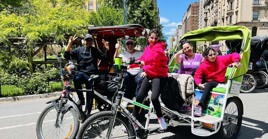NYC: Central Park Rickshaw Tour / Private and Guided - A calm ride through Manhattan’s famous park