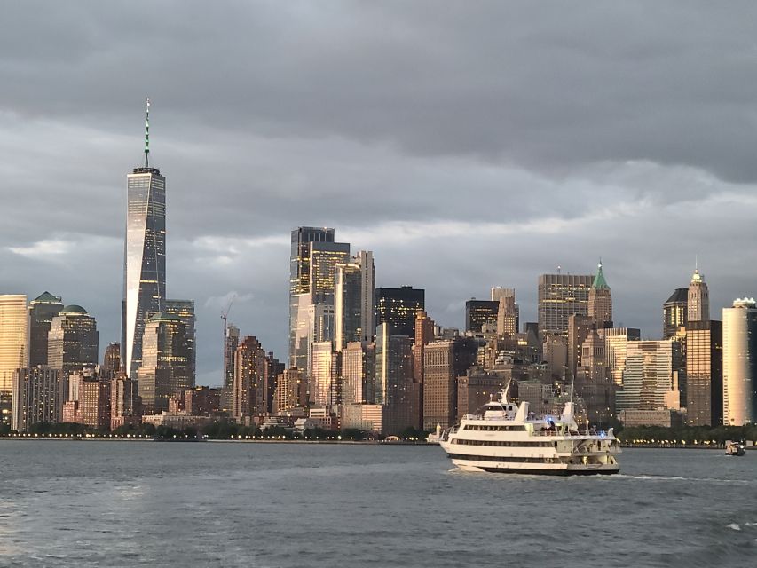 NYC: Christmas Day Buffet Brunch or Dinner Harbor Cruise - Who should book this cruise?
