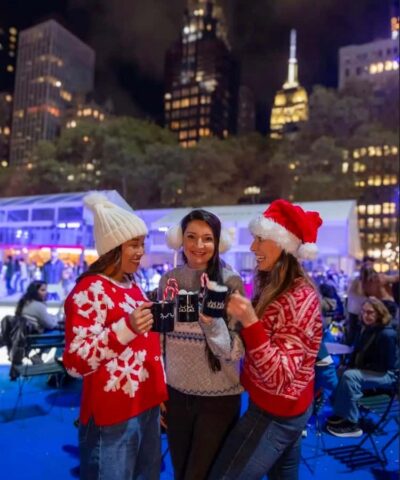 Christmas Holiday Guided Walking Tour with Dessert