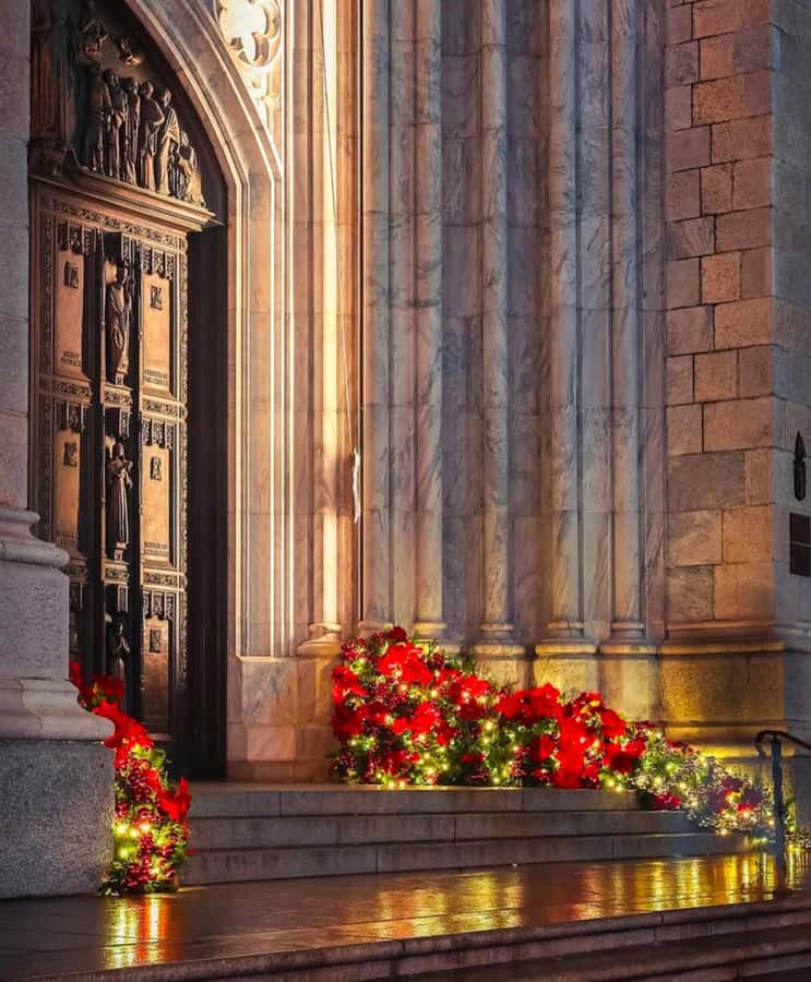 NYC: Christmas Holiday Guided Walking Tour with Dessert - Bryant Park Winter Village and the included dessert
