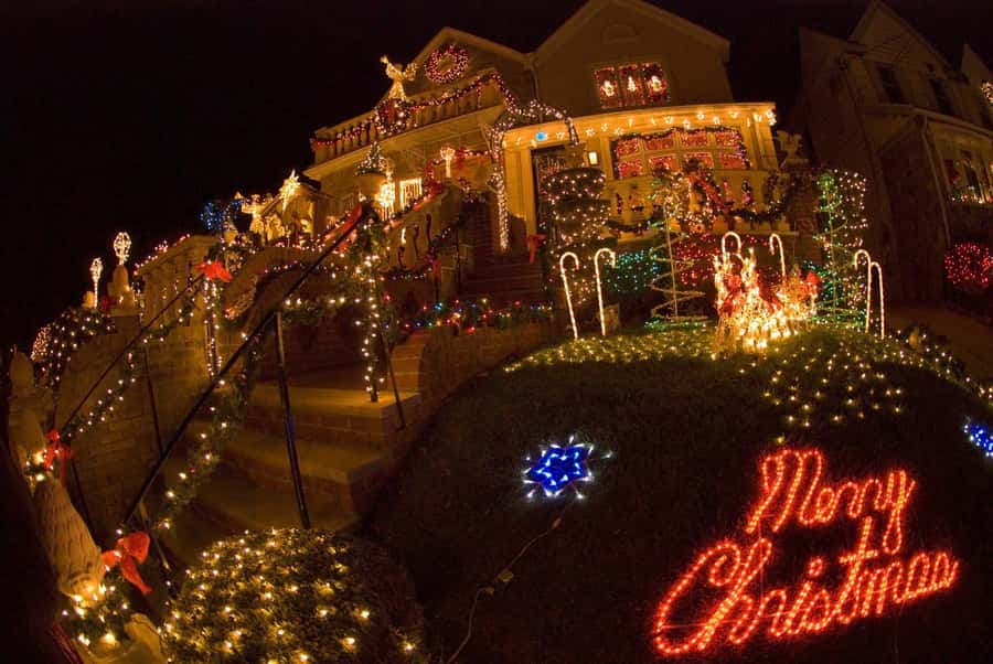 NYC: Christmas Lights Dyker Heights, Bay Ridge and DUMBO - Bryant Park makes a festive Manhattan finish