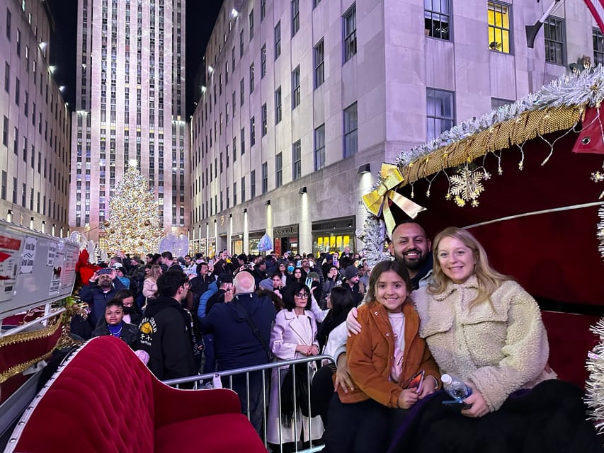 NYC: Christmas Lights Horse Carriage Ride - Radio City Music Hall and Sixth Avenue on the return