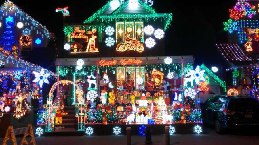 NYC: Christmas Lights Tour and Dyker Heights - From Times Square to Brooklyn’s Bay Ridge