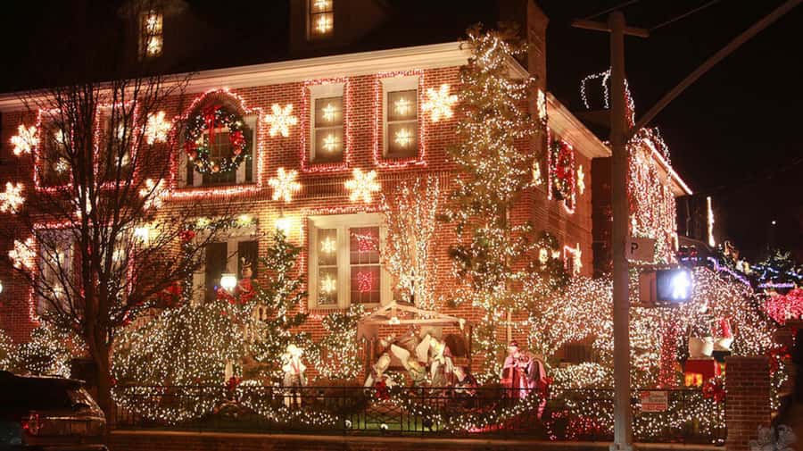 NYC: Christmas Lights Tour and Dyker Heights - DUMBO supplies the scenic finish