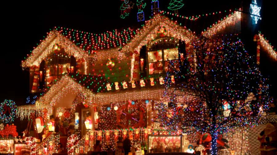 NYC: Christmas Lights Tour and Dyker Heights - What the $49 price really buys you