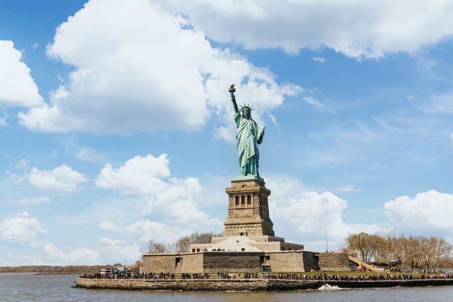 NYC: Circle Line 1.5-Hr Landmarks Skip-The-Box-Office Cruise - Lower Manhattan, the Battery, and One World Observatory