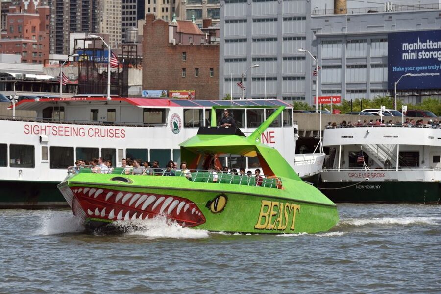 NYC: Circle Line "The Beast" Midtown/Downtown Speedboat Ride - Music, narration, and crew energy