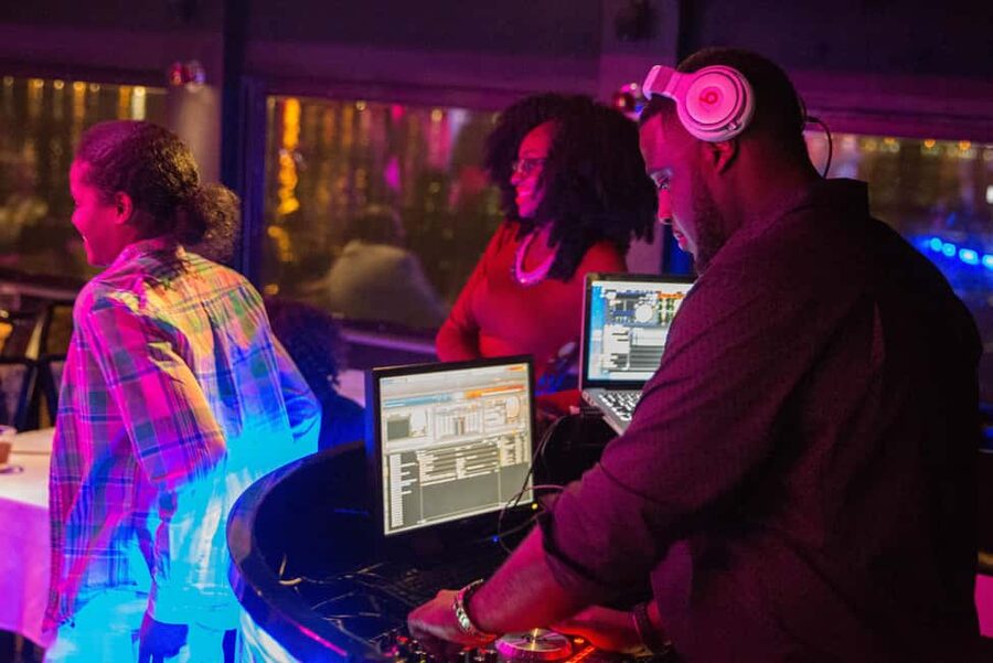 NYC: City Cruises Brunch, Lunch, or Dinner Buffet Cruise - Music, games, and the mood onboard