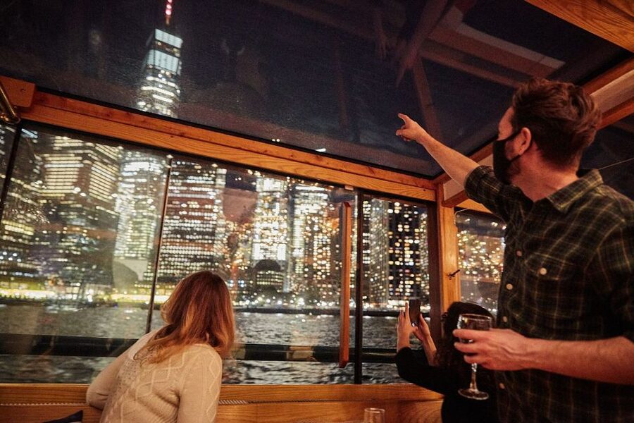 NYC: City Lights Yacht Cruise with Drink Included - Key points to know before booking
