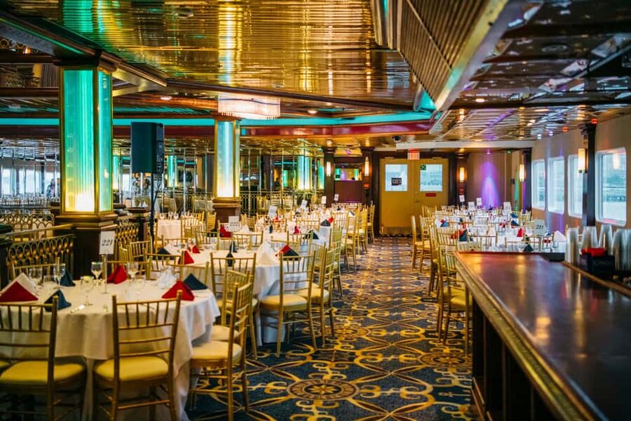 NYC: Cornucopia Majesty New Year's Eve Party Cruise - The DJ and the crowded dance floor