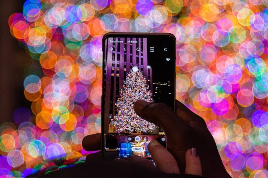 NYC: Dyker Heights and NYC Holiday Lights Luxury Bus Tour - Should you book it?