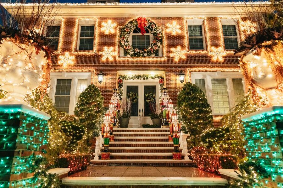 NYC: Dyker Heights Christmas Lights & Skyline View Bus Tour - Why Dyker Heights is worth the ride from Midtown