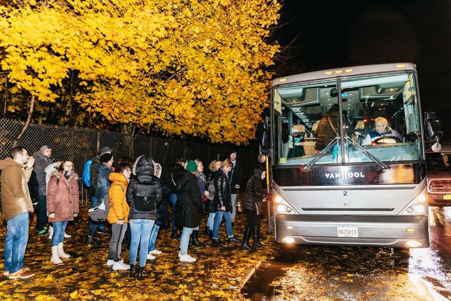 NYC: Dyker Heights Christmas Lights & Skyline View Bus Tour - Brooklyn Bridge Park supplies the evening finale