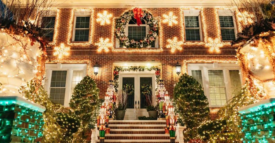 NYC: Dyker Heights Christmas Lights & Skyline View Bus Tour - Battery Park City brings the first big view